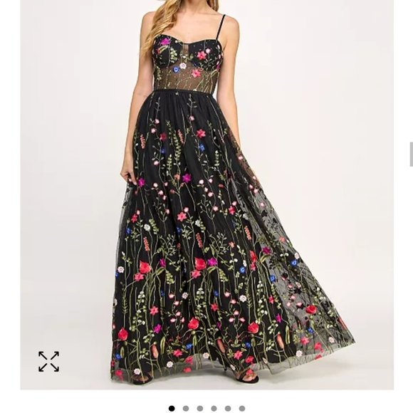 Dress - Picture 1 of 5
